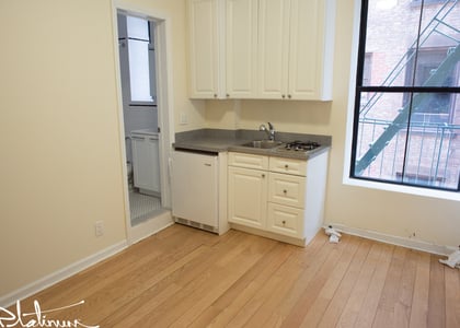 53 West 72nd Street Unit 4C - Photo 1