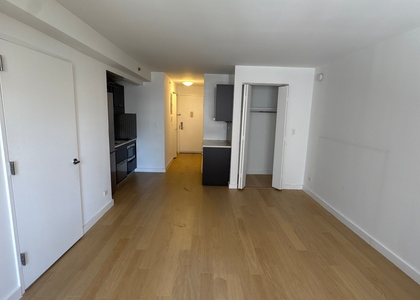 E 39th St - Photo 1