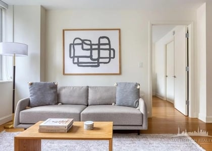 East 54th Street - Photo 1