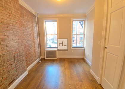 Second Avenue - Photo 1