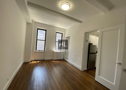 East 46 Street - Photo 1