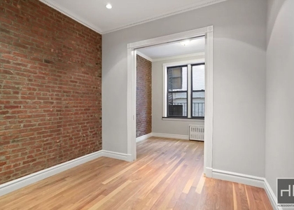 East 25 Street - Photo 1