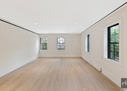 East 56 Street - Photo 1