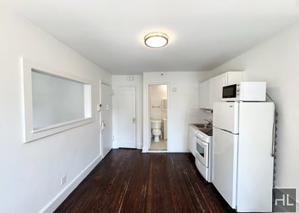 2 Avenue - Photo 1
