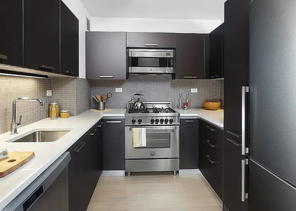 222 East 39th Street - Photo 1