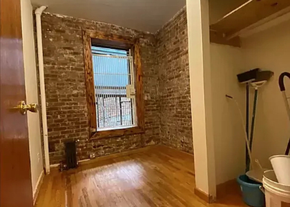 202 East 7th Street - Photo 1