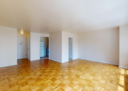 East 72nd Street - Photo 1