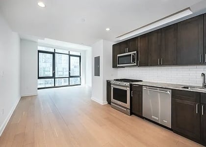 West End Avenue - Photo 1