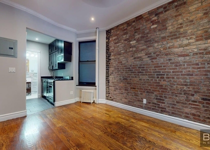 East 10th Street - Photo 1