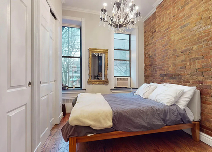 Mott Street - Photo 1