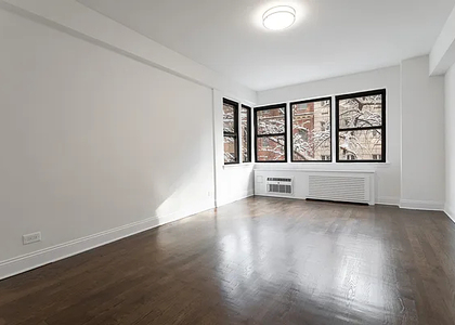 20 Beekman Place - Photo 1