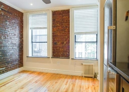 Mott Street - Photo 1
