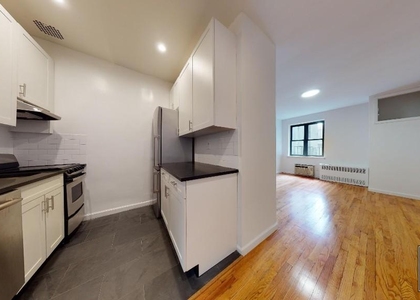 East 81 Street - Photo 1
