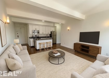 160 W 73rd St - Photo 1