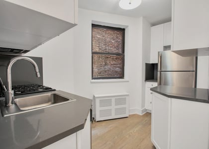 West 49th Street - Photo 1