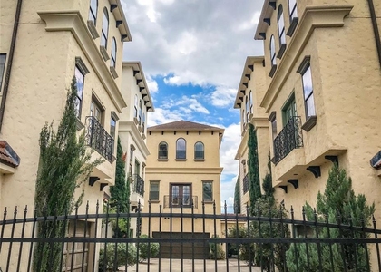 1432 W 21st Street - Photo 1