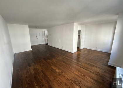 East 89 Street - Photo 1