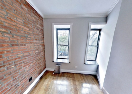 West 103 Street - Photo 1
