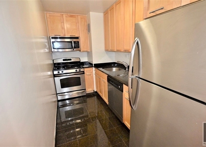 East 49 Street - Photo 1