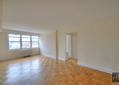 8th Avenue - Photo 1