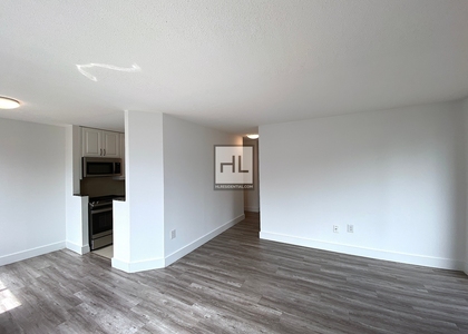 Second Avenue - Photo 1