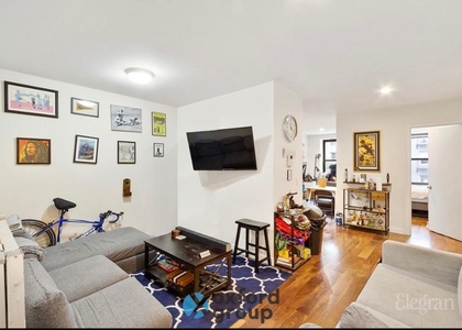 Third Avenue - Photo 1