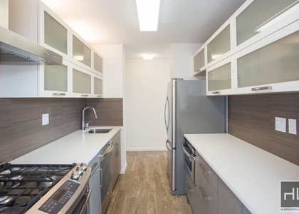Second Avenue - Photo 1