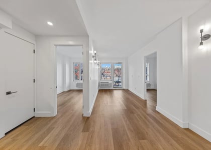 1042 President Street - Photo 1