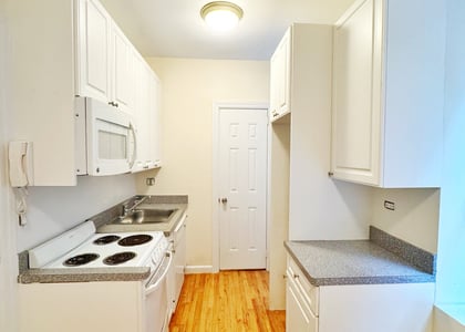 W 45th St - Photo 1