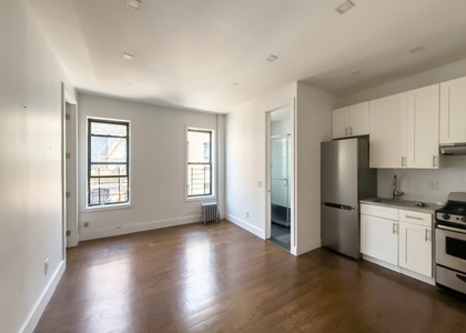 Eastern Parkway - Photo 1