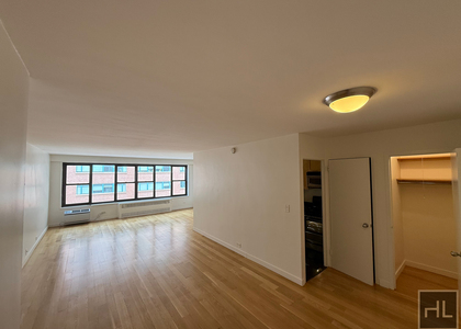 Fourth Avenue - Photo 1