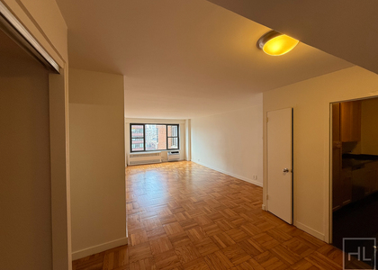Fourth Avenue - Photo 1