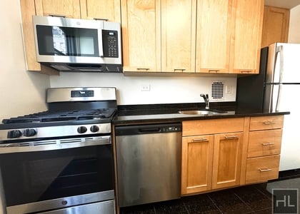 East 49 Street - Photo 1