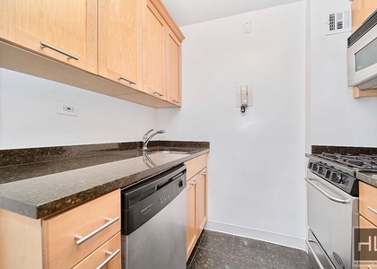 East 55 Street - Photo 1