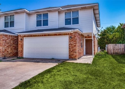 913 N Brents Avenue - Photo 1