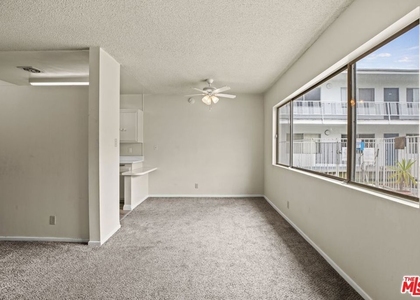 1295 Federal Avenue - Photo 1