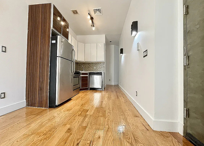 277 Menahan Street - Photo 1