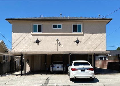1131 N Kenmore Avenue - Photo 1