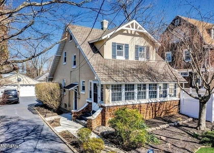 393 Bath Avenue - Photo 1