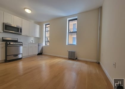 West 45 Street - Photo 1