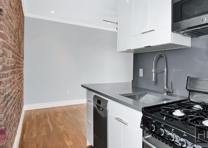 Lexington Avenue - Photo 1