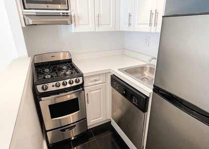 East 83 Street - Photo 1
