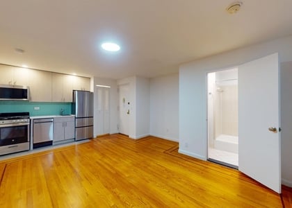 30 Charlton Street - Photo 1