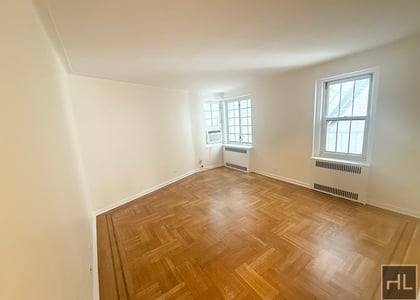 Jane Street - Photo 1