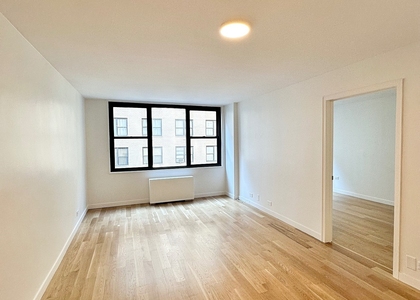East 49 Street - Photo 1