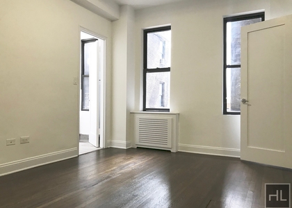 East 46 Street - Photo 1