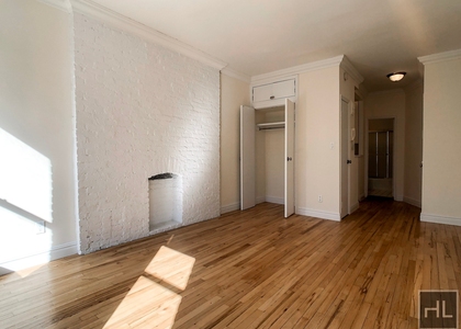 East 83 Street - Photo 1