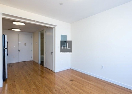 Metropolitan Avenue - Photo 1