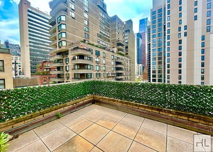 East 49 Street - Photo 1
