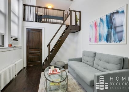 10 5th Avenue - Photo 1